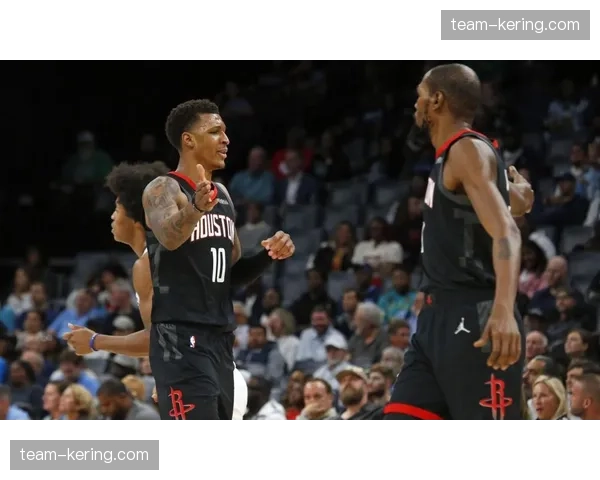 火箭四连胜锁定西部第五席位，青年军攻防体系渐入佳境