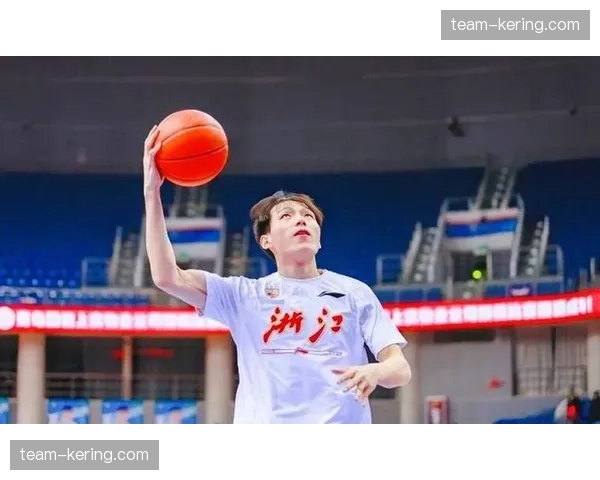 浙江吴前追身三分，抓住攻防转换未落位时间差